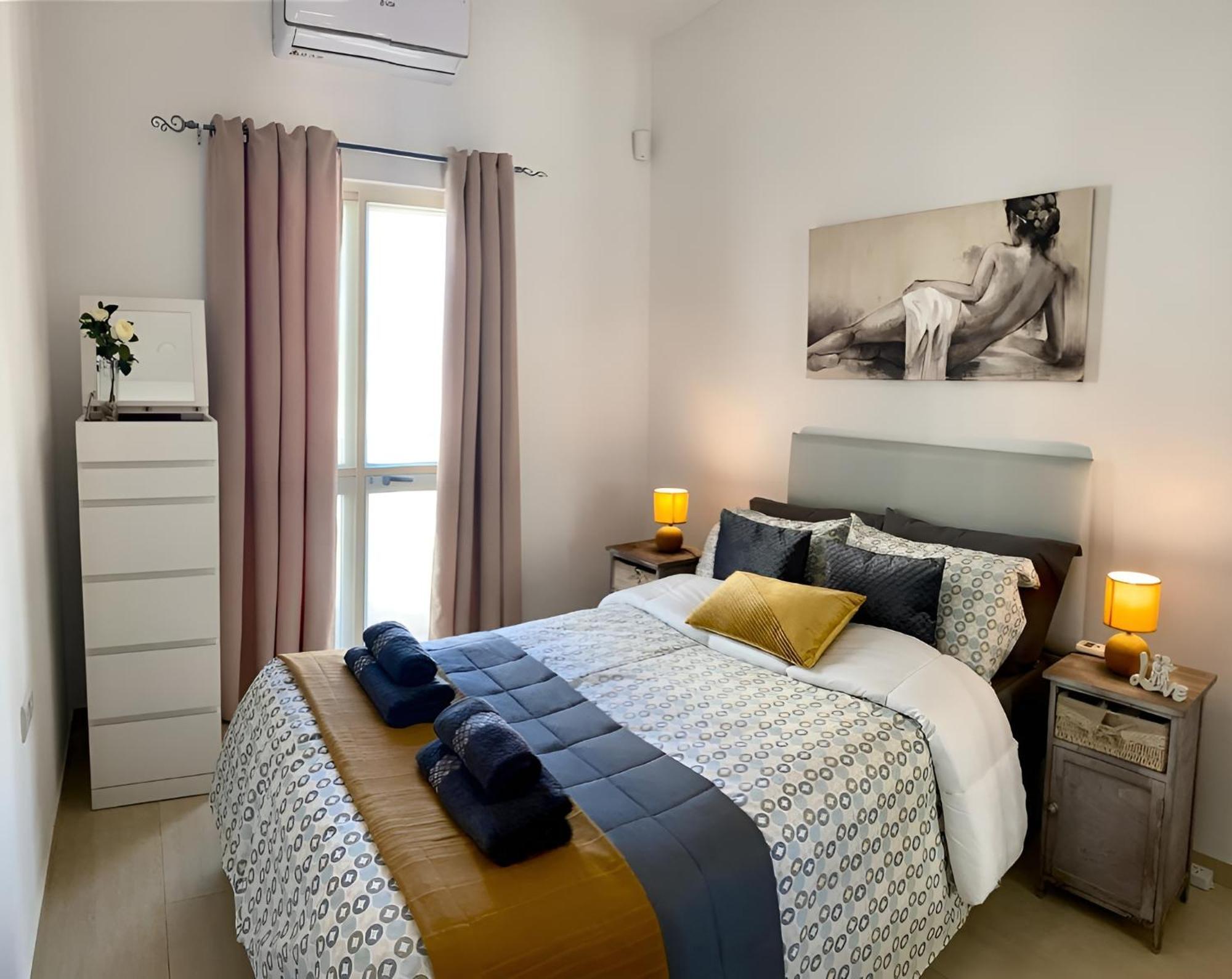 Appartamento Sliema Cosy Penthouse With Bbq Esterno foto