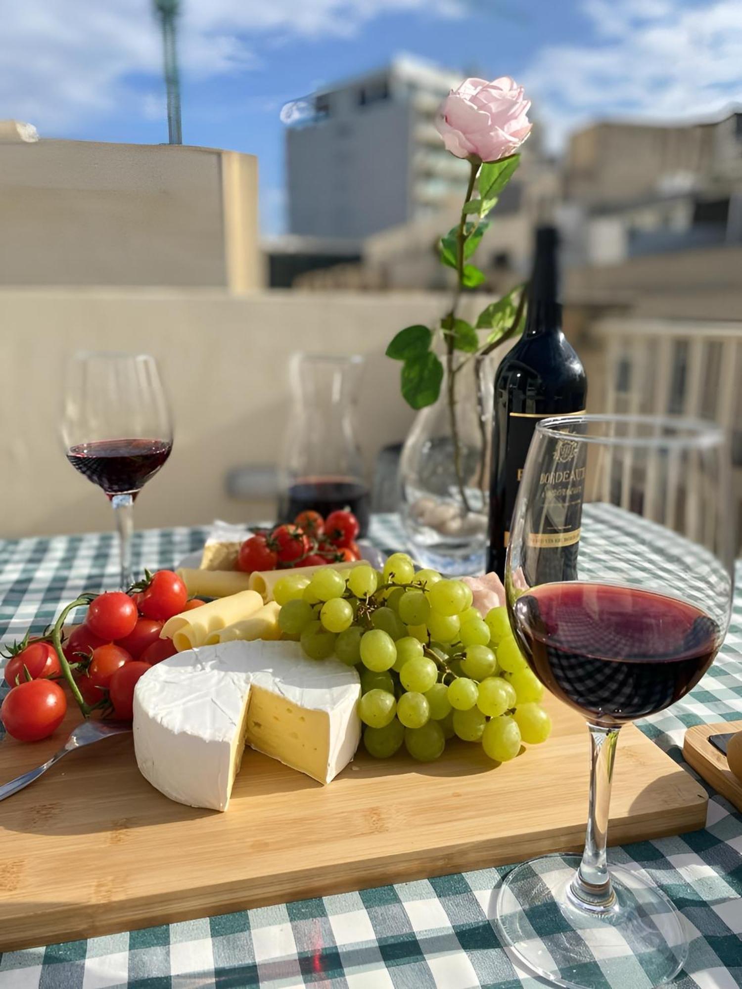 Appartamento Sliema Cosy Penthouse With Bbq Esterno foto