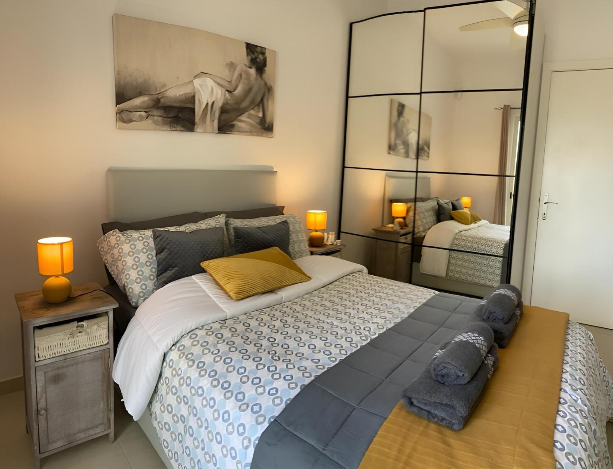Appartamento Sliema Cosy Penthouse With Bbq Esterno foto