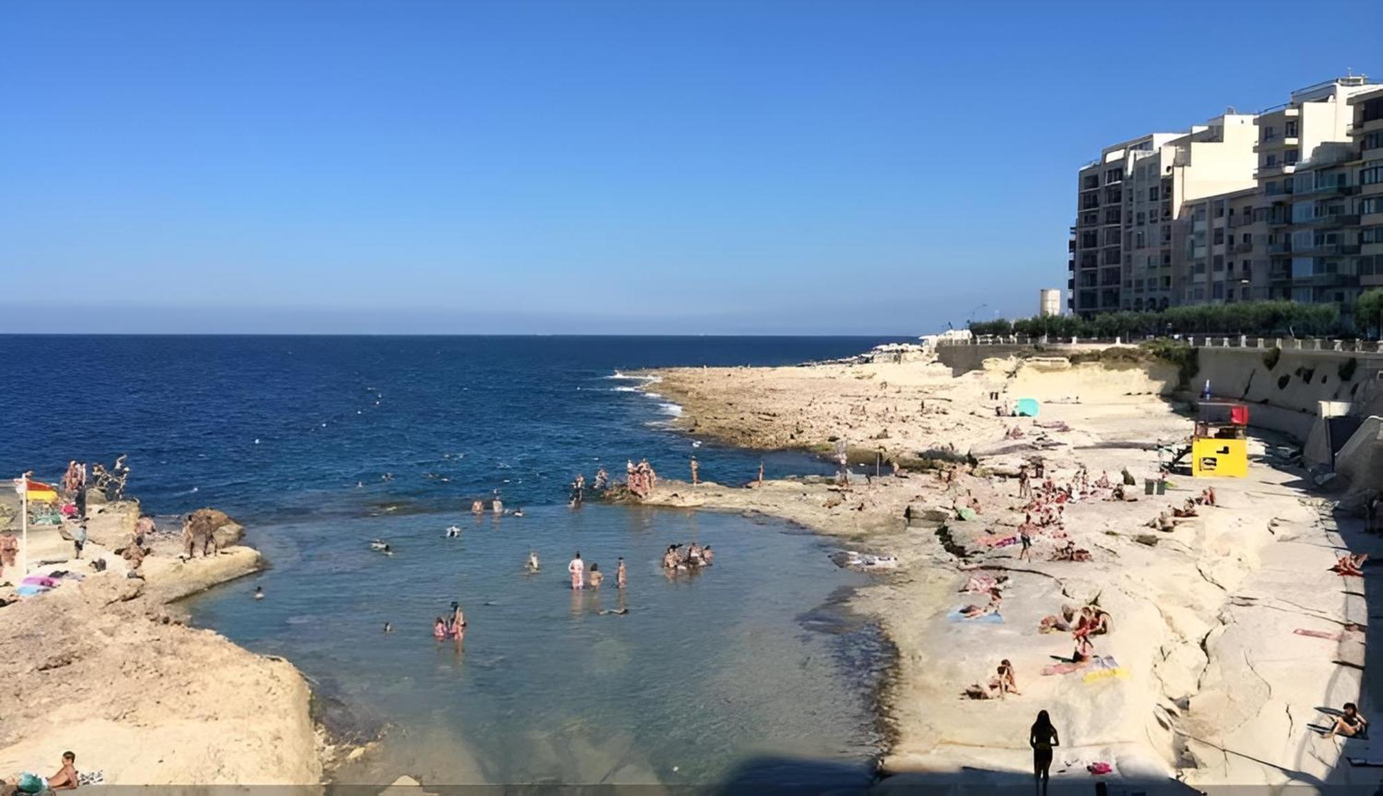 Appartamento Sliema Cosy Penthouse With Bbq Esterno foto
