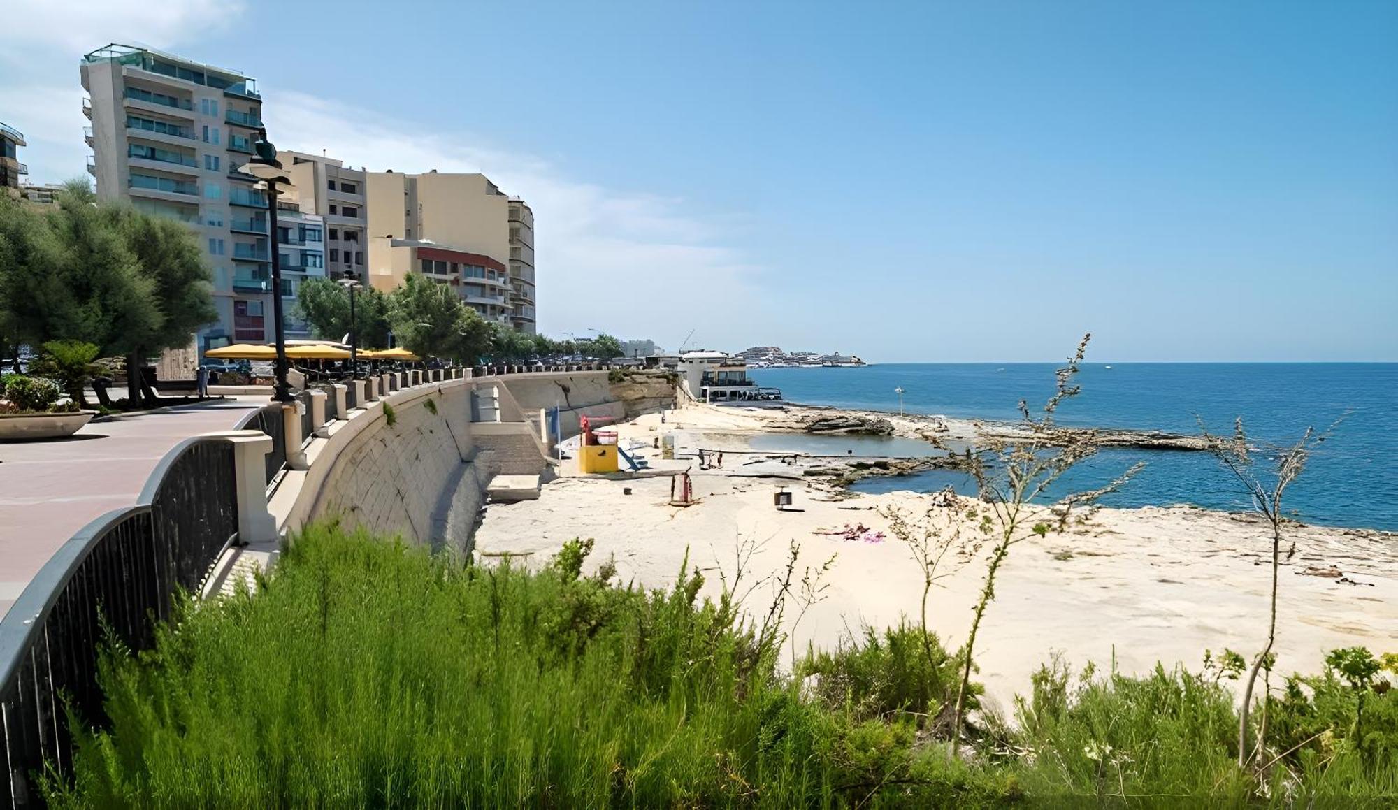 Appartamento Sliema Cosy Penthouse With Bbq Esterno foto